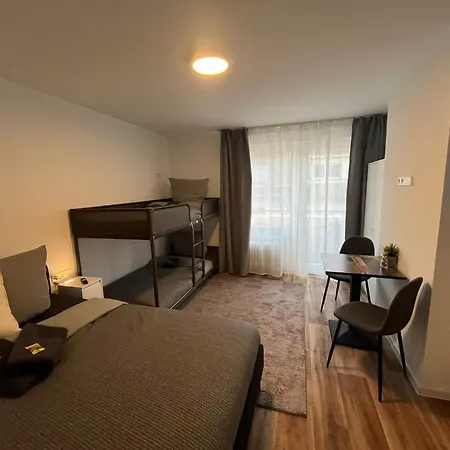 Hub 12 - Mit Balkon Hostal Karlsruhe